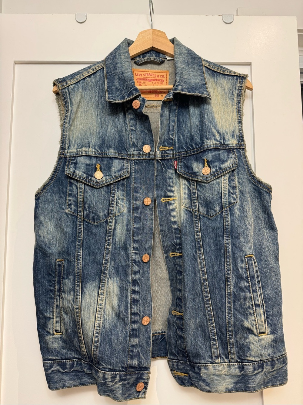 Men’s Levi’s Vest